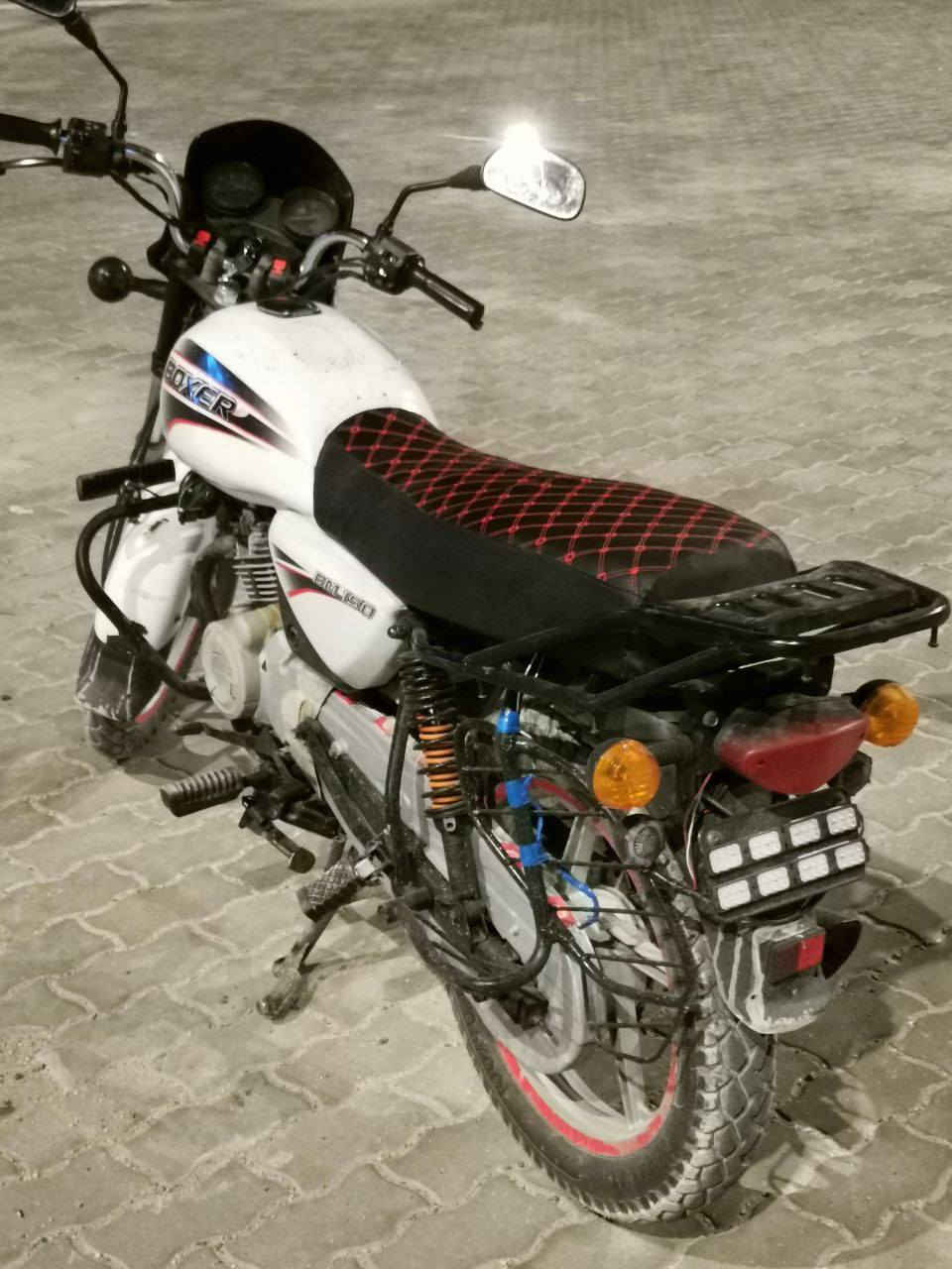 دراجه كامله مكمله ما بيها نقص عينه ولايت واشاير وبكلايت وسطاب لايتات اضافيات اناره عل جسد تايرات نضيفات هنا ويلاتهن دراجه كامله ما بيها نقص خالينها للبيت للمسواك مالت الحچي للبيع السعر 1100وبيها مجالل
متواجد واتساب ***********
