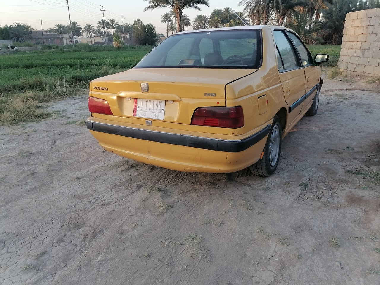 السلام عليكم بيجو بارص ٢٠١٥ البييع رقم بابل سعره ٣٥وبيهه مجال سياره بيهه جاملخ الخلفي بارد السيارة جاهزه من كلشي محرك فرنسي ***********
