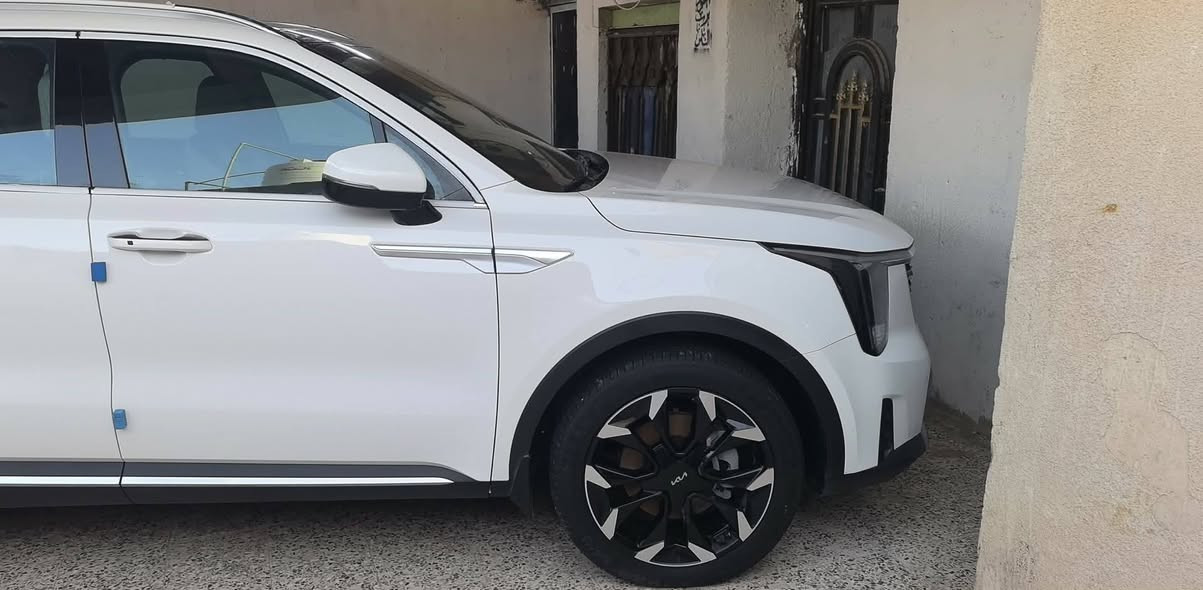 سلام عليكم سورنتو ٢٥ بيع ***********
