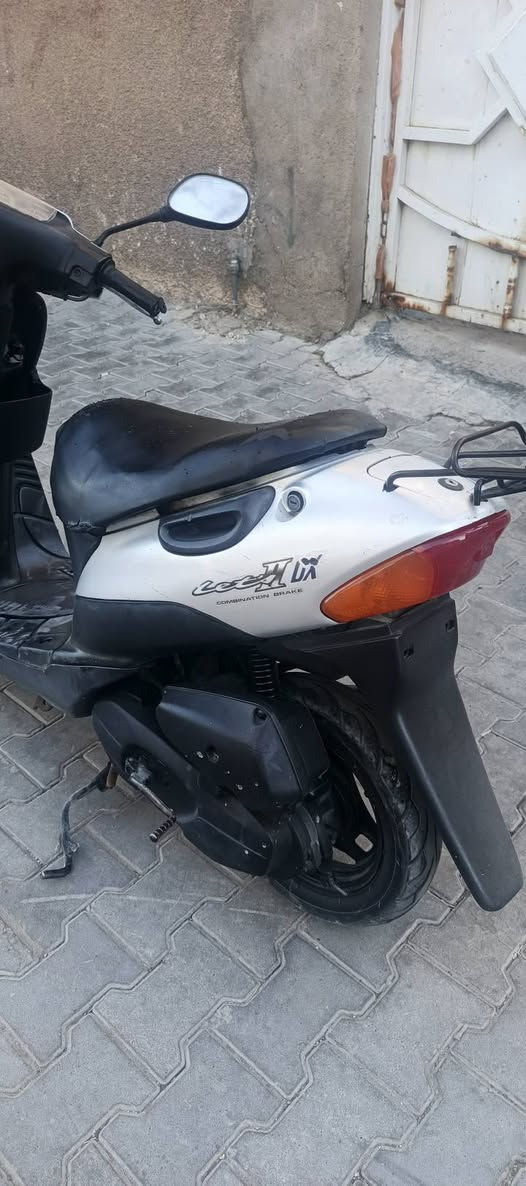 السلام عليكم دراجه ساسوكي دراجه محركهه نضيف نقصهه يده بريك خلفي وتشتغل هندر سعر 225وبيهاا مجال مكاني بغداد الشعله ***********
