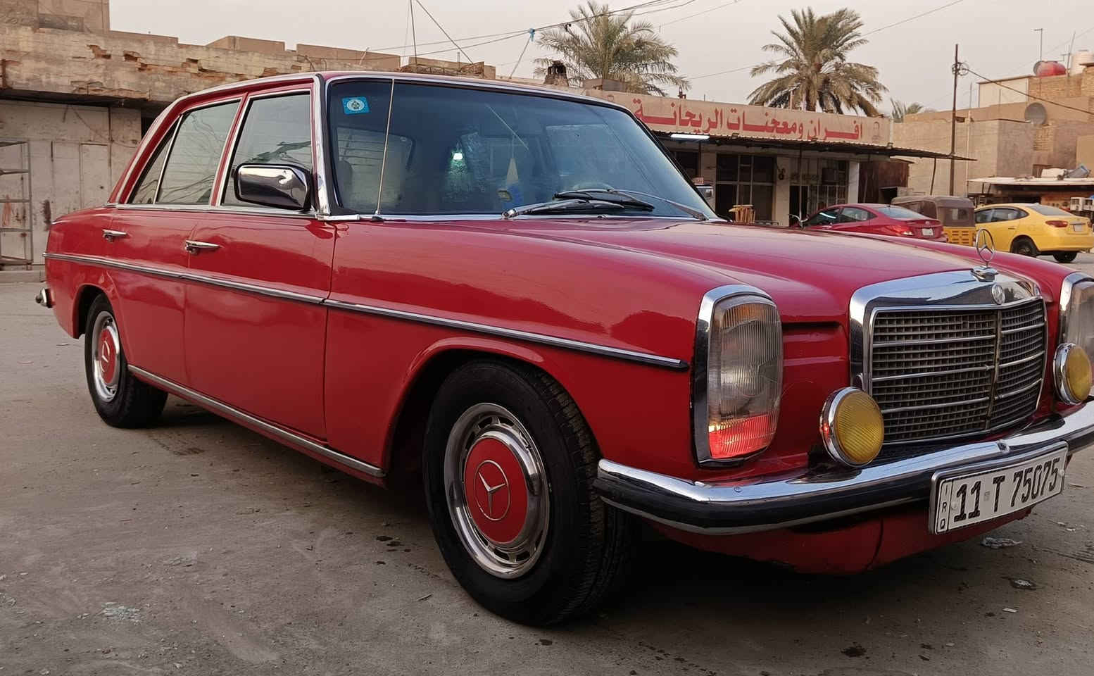 مارسيدس كفائات موديل ٧٥ رقم بغداد دولي مميز على موديلها محرك ٤ سلندر كير اوتو مكفولة من كير ومحرك وحدادية وبور استيرن ...رايدها ب ٦٧ ورقة مكاني بغداد جديدة ***********
