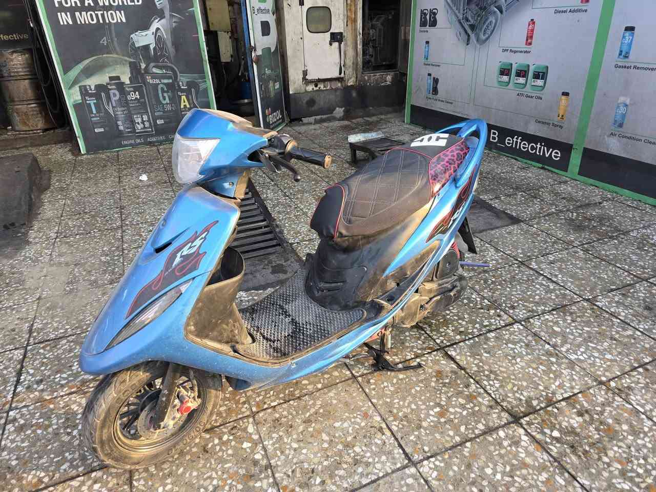 سلام عليكم ماكس عدله للبيع سعر 400 مكانك بغداد خاص ماكو للاستفسار هذا رقم ***********
