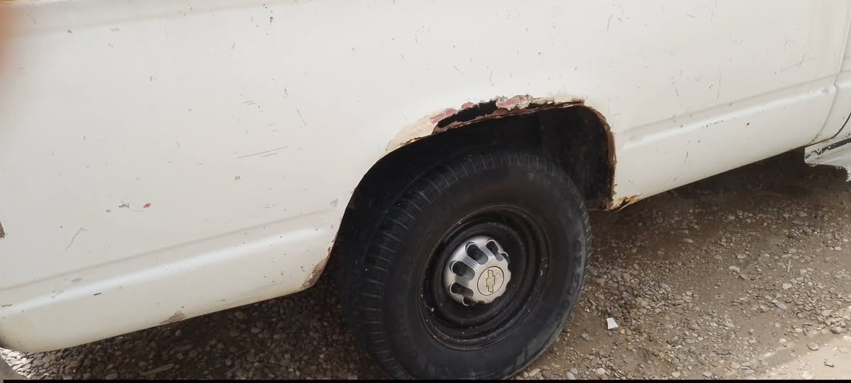 سلام عليكم شوفر جمس مراوس او بيع سعر 45 رقم بغداد سيارة نضيفة وتخبل مكينة 8 350 كير شاصي كلة نضيف  شعندك كية نفس السعر اعلا شوية ارواس وبيع هم ترهم *********** بيه واتساب
