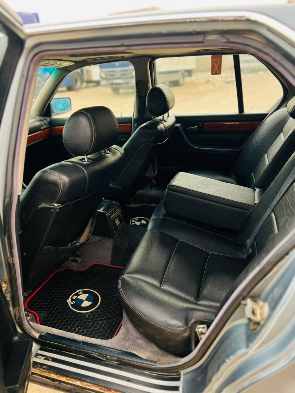 سلام عليكم BMW حجم 730موديل 1992 سياره جاهزه كل نقص مابيه كير محرك حداديه تخم تايرات كوله جديد بدون حادث صبغ الجماليه فقط السياره بسمي السعر 45 الشراي يتصل ‭0771 822 3029‬ حلة, بابل
