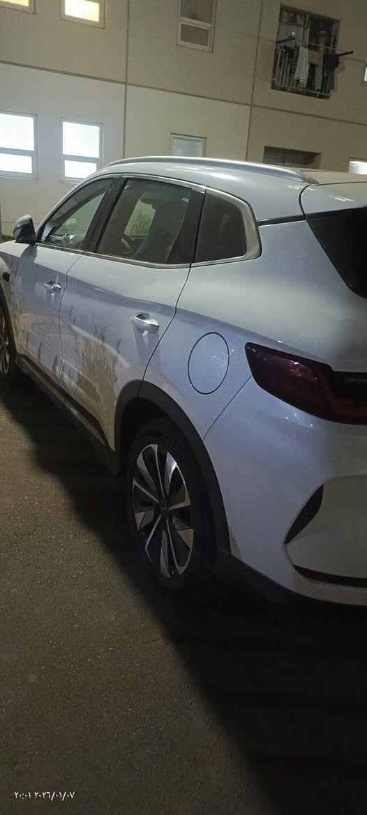 سونك بلاص للبيع....
مرقمة بغداد باسمي تحويل مباشر  لون ابيض زيرو بعدها ممغسولة  رحت بيها للمرور رقمتها وطبكتها 
13 كامرة حساسات بانوراما كرسي السائق كهربائي مكان السيارة بسماية 
***********
