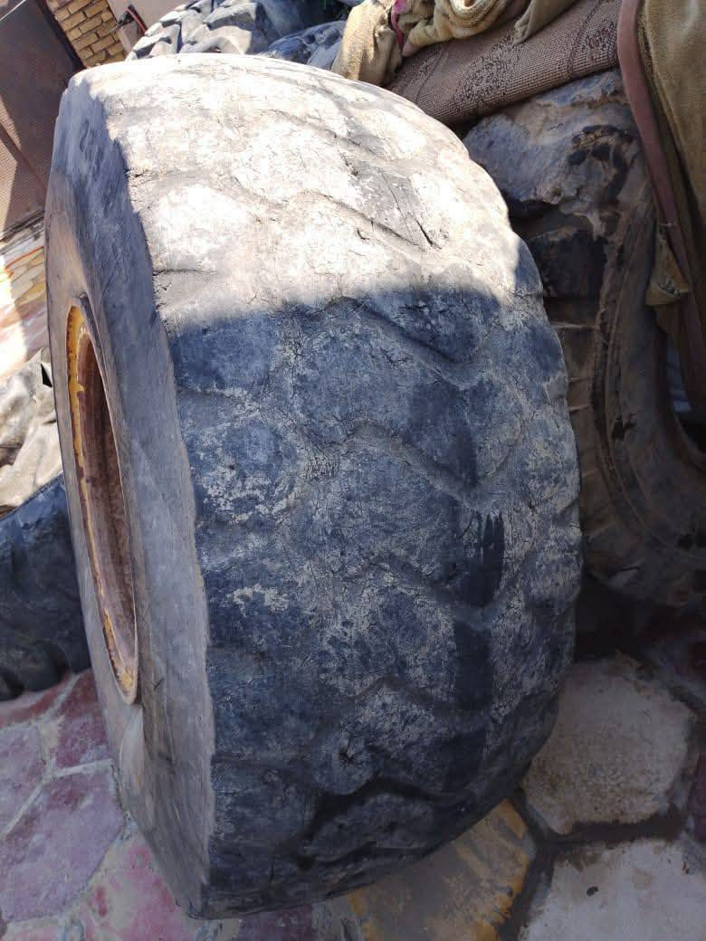 السلام عليكم البيع تايرات حجم 23. 5. 25 ابو سيم انضاف الستفسار عل رقم ***********. العنوان بغداد
