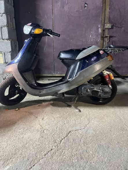 سلام عليكم دراجه بطه للبيع موديل 1999 دراجه نضيفه شوفت عينك شلعه ومعدل كهريائيات كله  لايت اشاير هورن بس عوزه باتري رايده 275 وبيه مجال مكاني كربلاءحي الغدير  ***********
