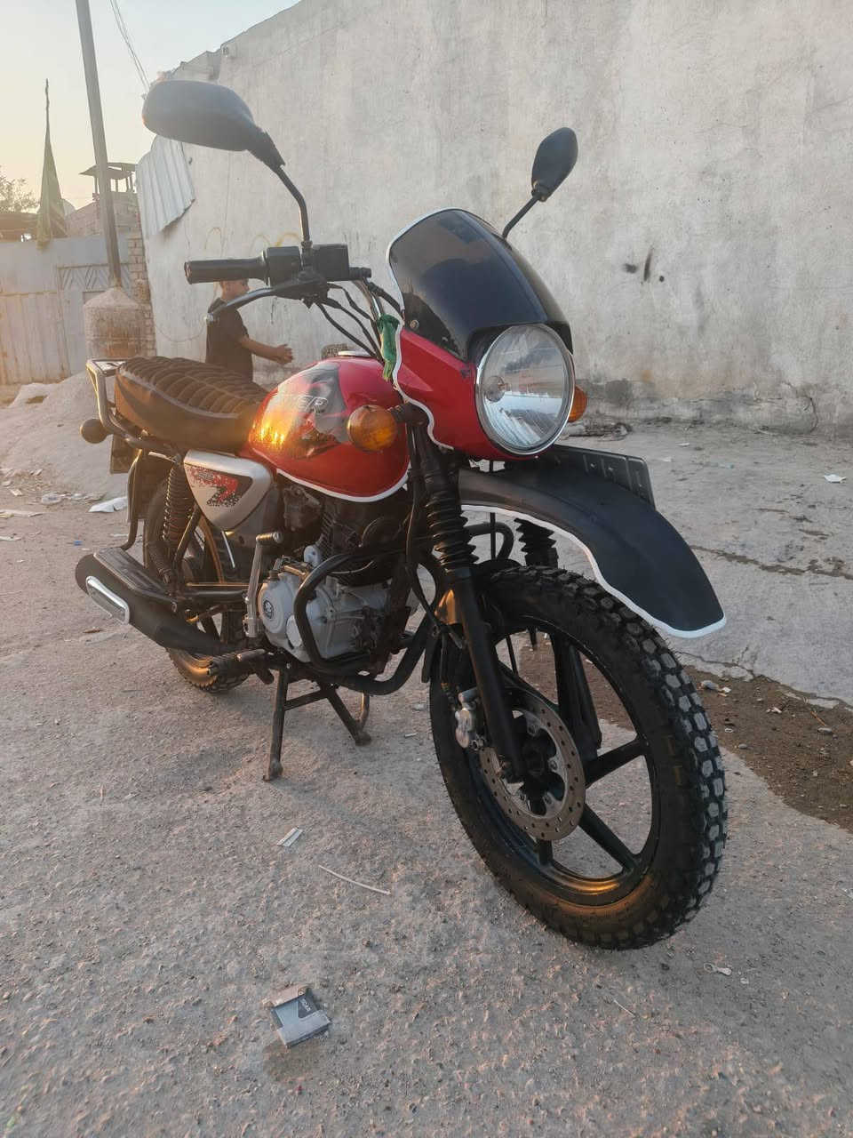 سلام عليكم 
دراجه بوكسر البيع موديل 21 تحويل ثاني ايوم سعر 1800 وبيه مجال شي قليل
***********
 مكاني تقاطع درويش
