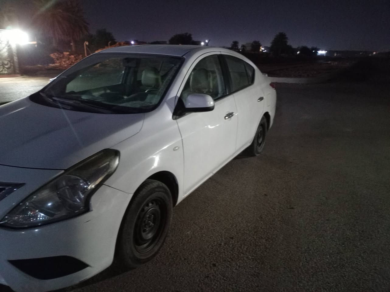 سني هندي موديل ١٨ رقم واسط لون أبيض بدون صبغ بس بس ببهة طخة بل الباب الصدر ما المصلحة اوشخط بل الجاملغ الخلفي مكان بغداد الزعفرانية شارع المعهد رقم تلفون *********** السعر ٩٧
