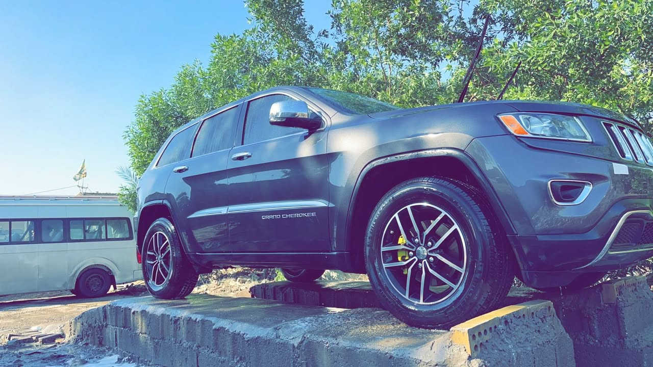 ‎النوع : جيب كراند شيروكي  لمتد Jeep Limited
‎الموديل : 2015 

‎اللون : فيلي

‎عداد المسافة :160 الف كم 

‎حجم المحرك : سلندر 6 سلندر

‎ناقل الحركة : گير اوتوماتيك وعادي من 8 سرعات

‎المواصفات : Limited

‎تو ويل 
‎شاشة كبيرة
‎ كشنات جلد تدفئة  امامية وخلفي
‎كشنات امامية تحكم كهربائي
‎هيتر ستيرن
‎تحكمات ستيرن جهتين + شفتات
‎تبريد وتدفئة قطعتين امامي وخلفي
‎مثبت سرعة
‎جنطة كهرباء شفط 
‎بصمة أبواب وتشغيل وجنطة
‎تشغيل عن بعد
‎مانع انزلاق
‎وبقية المواصفات المعروفة
‎ الضرر جاملخ الامامي و الخلفي مصلحات نفسهن والبنيد فقط اربع اصابع مسحوب سحب  
مكان السيارة بغداد
‎صور ضرر موجودة

‎للتفاصيل اكثر التواصل على رقم الموبايل او وتساب
السعر 205$ورقه وبي مجال للشراي
***********
