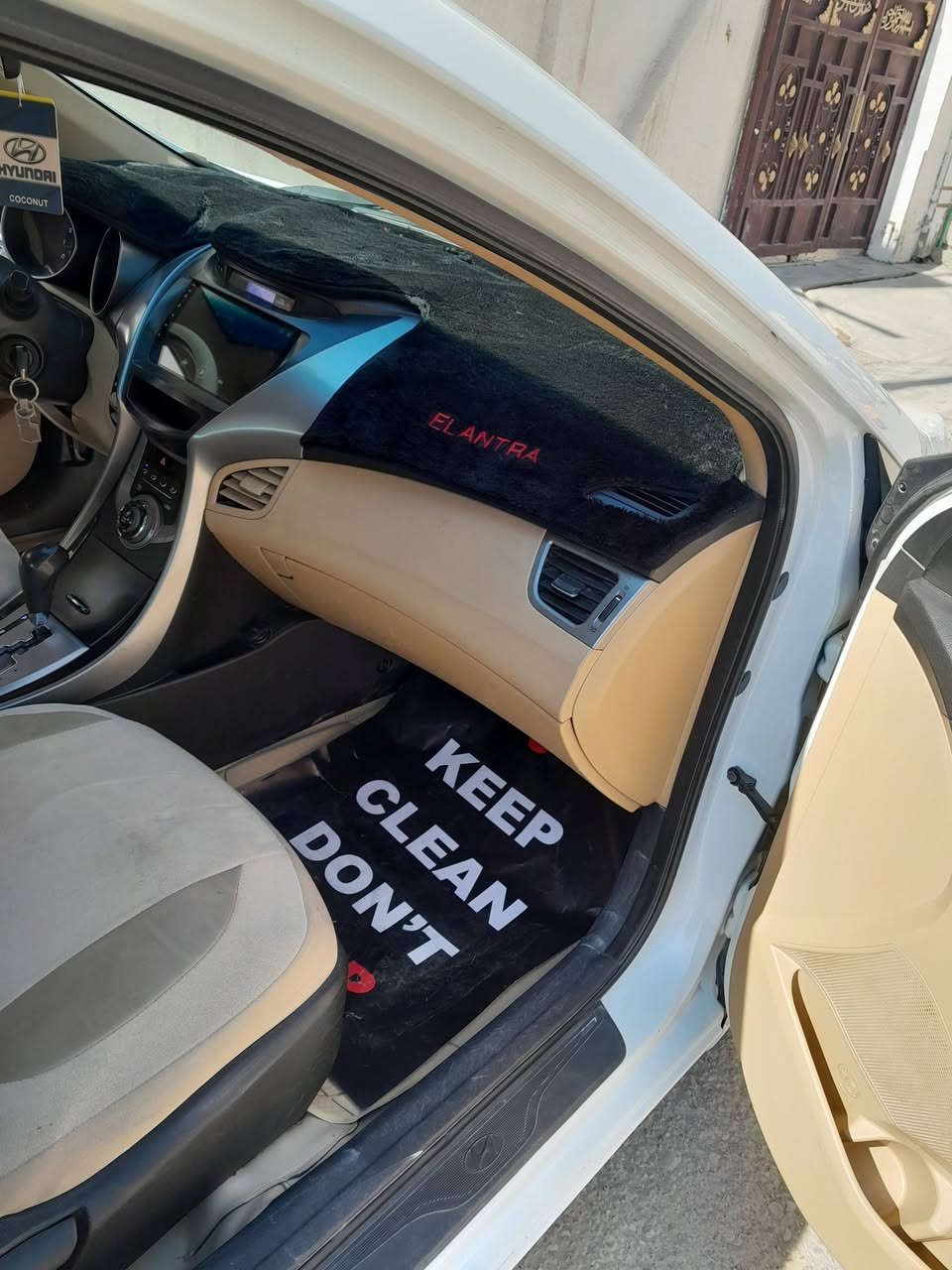 ألنترا ٢٠١٣ وارد أمريكي بدون ضرر بدون تبديل بدون أرباك بدون قطرة صبغ ضررهه دعاميه أماميه فقط ليبل واحد بيه بارد كد شبر بين الباب والجاملغ خلف باب الصدر رقم ديالى انكليزي وبأسمي سنويه ٣١ تخم تاير باتري جديد صدر جديد متصرف عليهه درهم وبيهه رصعه كد شبر بالقماره أثر التحميل ماملعوب بيهه ولا أمبينه للأستفسار هذا رقمي ***********مكاني ديالى بعقوبه السعر ١١٢ ومجال بسيط
