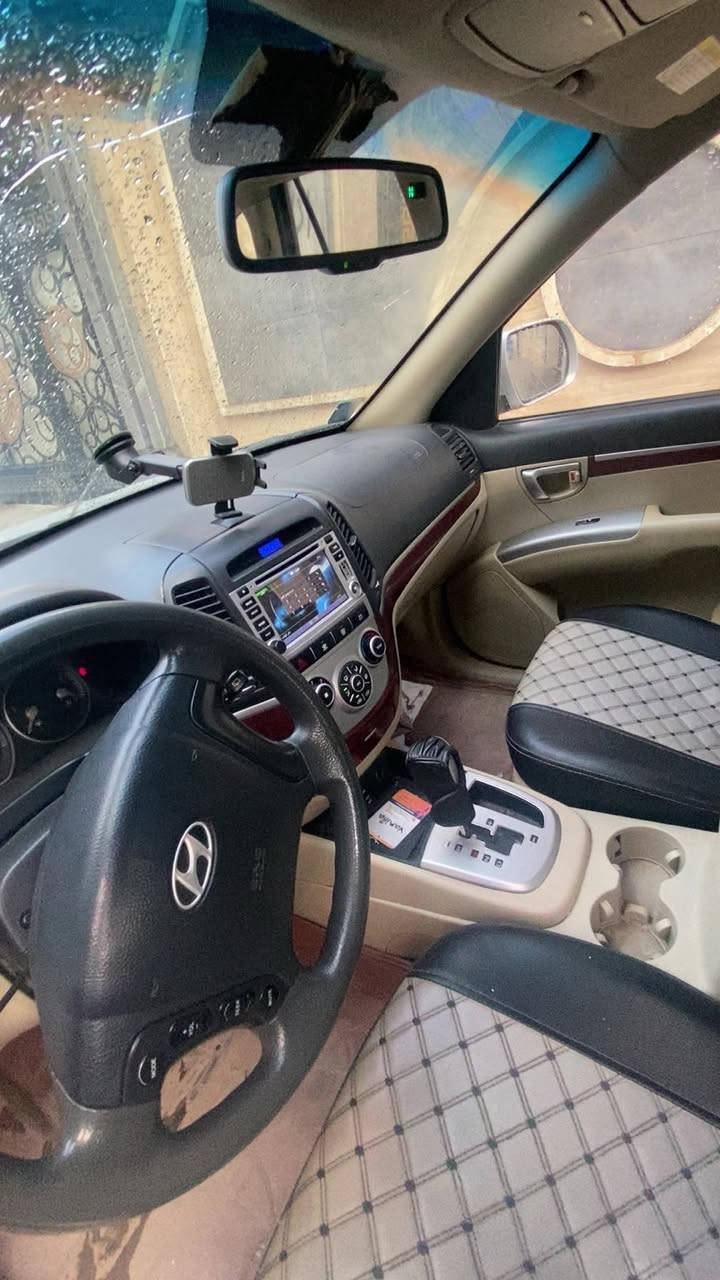 سلام عليكم للبيع هيونداي سنتافي 2009، وارد خليجي 7 راكب، مكاني بغداد الدورة ، محرك دوش تحويل، فول مواصفات 1/1 سويج فتحة دبل كزوز يدات ستيل تبريد 3 قطع ويل كب حجم كبير، كير وحدادة تخم تاير تبريد ثلج، السيارة جاهزة وما تصرف شي والمكينة مضبوطة وما مفتوحة، السعر
140 وبية مجال ضربته فقط جاملغ ربع بارد راجع بلاد وبيه شخوط بل باب سويته تكحيل.
الاستفسار ***********
