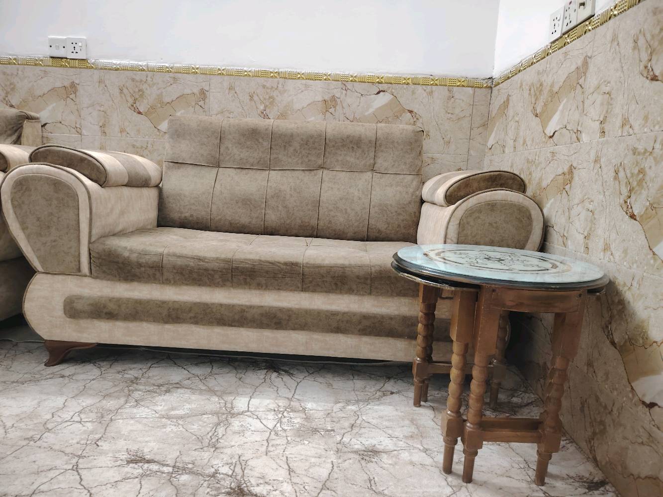 تخم 10 مقاعد للبيع سعره 150 وبي مجال
مكانه بغداد 