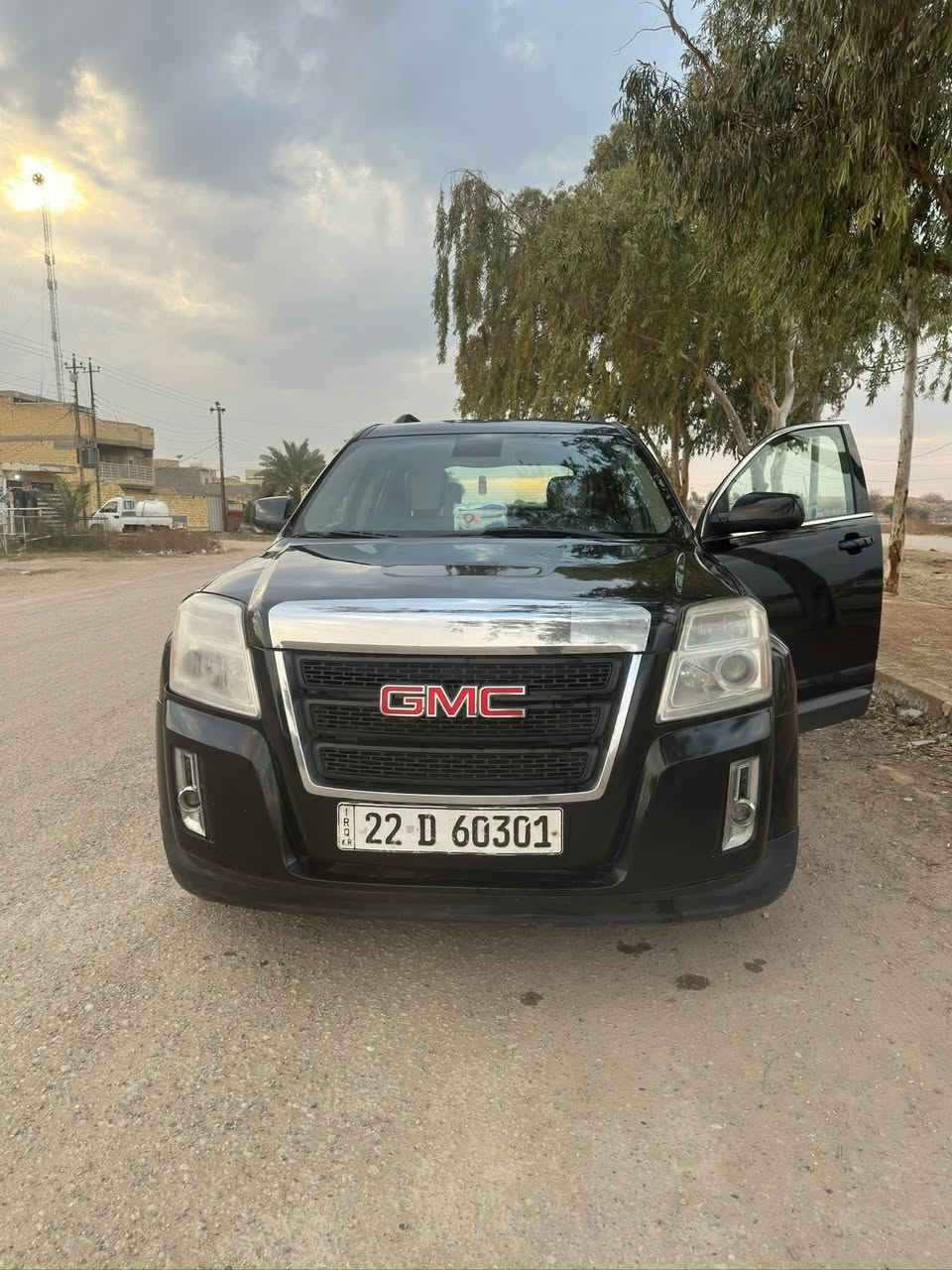 جمسي تيران 2013 نضيفة جداً
وارد خليجي فول مواصفات 
فتحة سقف ( بانرواما ) 
كشنات جلد + تدفئة 
مكينة جديد قبل شهر ونص شادها مكينتها 3600 
صدر جديد امامي خلفي قبل سبوعين مبدلة 
كير خير من الله بحالة ممتازة 
بيها صبغ فقط بخ جاملغ والسونار موجود 
رقمها اربيل داخلة هزة 
كشرها نضيف جداً والسياره بل حقيقة احلا 
السيارة مابيها اي عطل تشغل وتروح بيها وين متريد 

سعرها 118$ وبيها مجال بسيط 
مكانها بغداد 
***********
