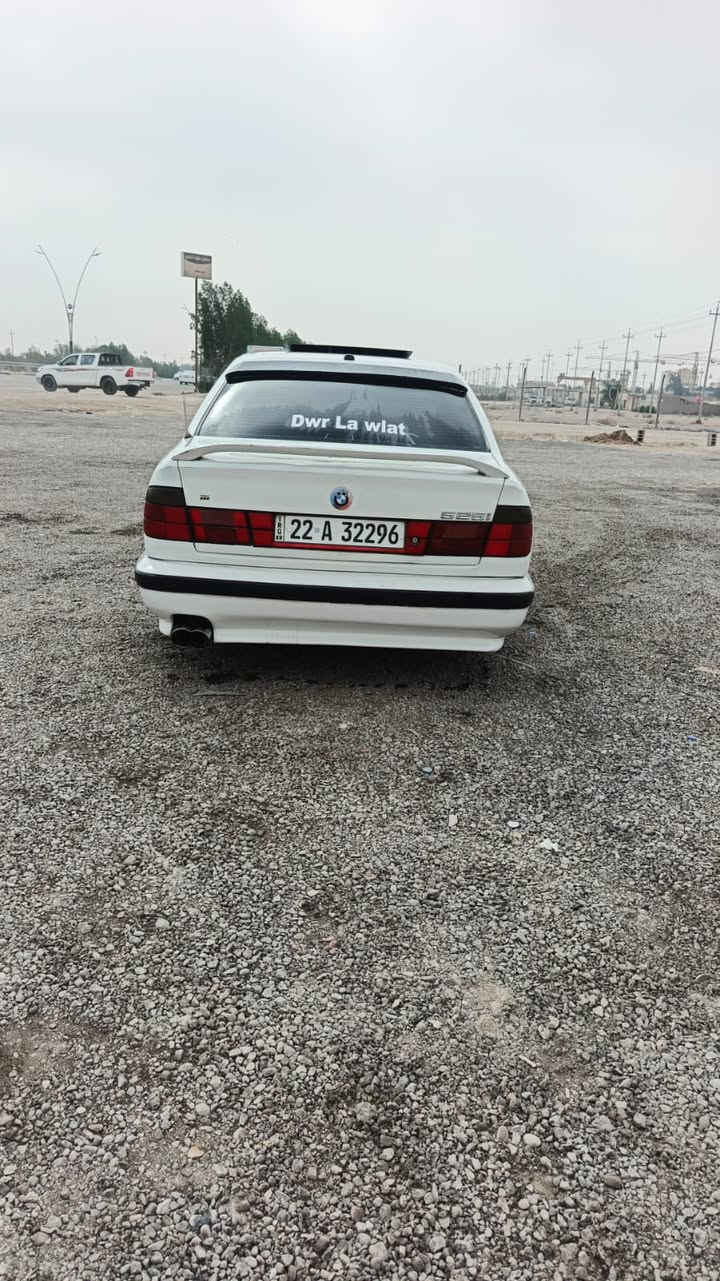 سلام عليكم BMW /520 كفاله من صبغ وضربه  كير ومكينه جدد كير عادي حداديه قبل سبوع شاده ويل M كهرباىيات كله شغاله تبريد ويه سويج منضومت مال مضخم  صوت  سياره ما نقصه الف جاهزه ع آخر حبابه رقم أربيل بسمي سنويه لل2031 كزوز رياضي 72 وبيه مجال مكان البصره 
***********
