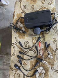 شاحن بطاريات • ملحقات كاملة • يشحن كلشي