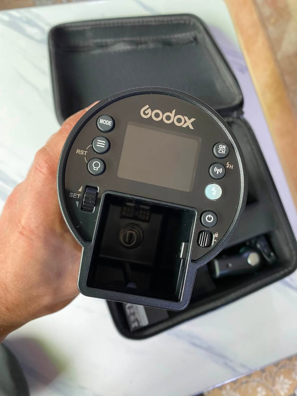السلام عليكم
فلاش كودوكس Ad300pro 

تريكر x3 الحديث لمس

سوفت بوكس قياس ٩٠ 

قاعدة s2 

ستاند معدني ثقيل

( المعدات استخدام واحد فقط نضافة ٩٥٪؜ )

السعر ٥٢٠ الف وبي مجال للطيبين

(ملاحضه ابيعهن شلع مابيع وحده وحده )


**إذا كنت صاحب هذا الإعلان وتريد حذفه لأي سبب، رجاءا أرسل رسالة إلى الدعم الفني**