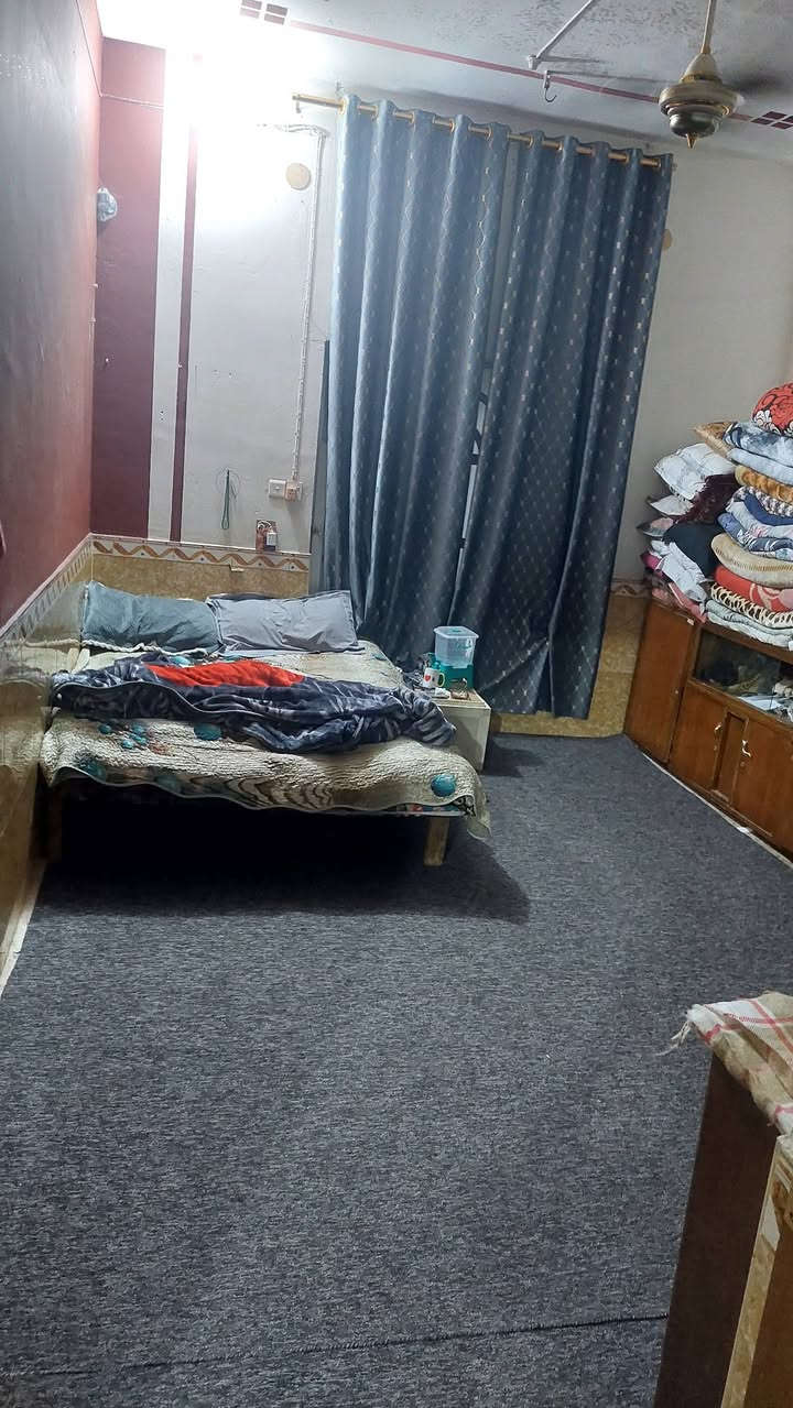 دار للبيع في كوفه شارع ميثم التمار دور الحوزه ٢٠٠ متر شارع ١٦ اي استفسار إتصال على رقم ***********
