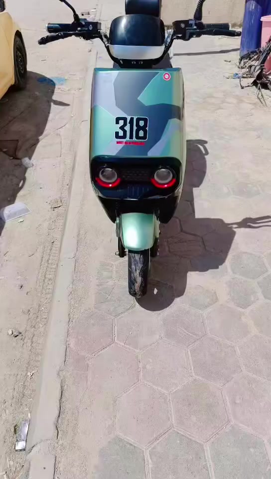 سلامة عليكم دراجة شحن البيع مديل ٢٦ كل انضمتها شغالة دراجة جديدة كلش مامتعوبة سرعتها ٧٠ شحنها حلو كلش العنوان ناصرية مركز الستفسار  ***********
