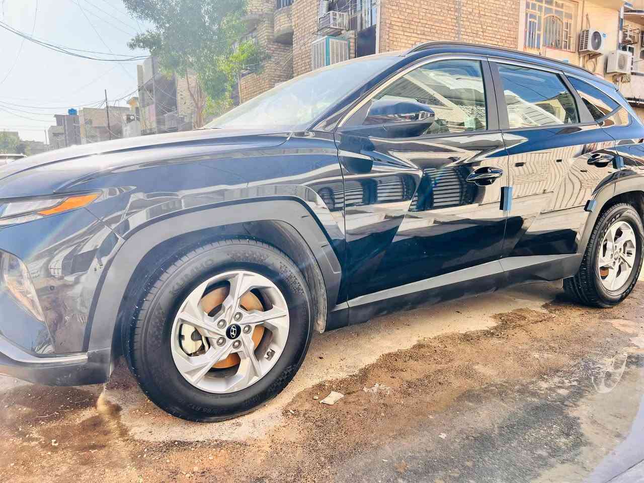 ⸻

🚗 هيونداي توكسان 2024 – للبيع

📍 مكان السيارة: بغداد / الشعب
🔹 رقم بغداد – باسمي تحويل مباشر
🔹 اللون: أسود
🔹 الممشى: 27 ألف ميل فقط

المواصفات:
✅ نظام النقاط العمياء
✅ رادارات أمامية وخلفية
✅ تحديد المسار
✅ مانع تصادم
✅ مانع انزلاق
✅ تدفئة الكشنات
✅ إطفاء ذاتي
✅ أوتو هولد
✅ سايد بريك دگمة
✅ 3 أنظمة قيادة

السيارة نظيفة جداً، استخدام شخصي، 

💰 السعر: 185
🔹 بيهة مجال بسيط جداً

📞 رقم الهاتف: ***********
