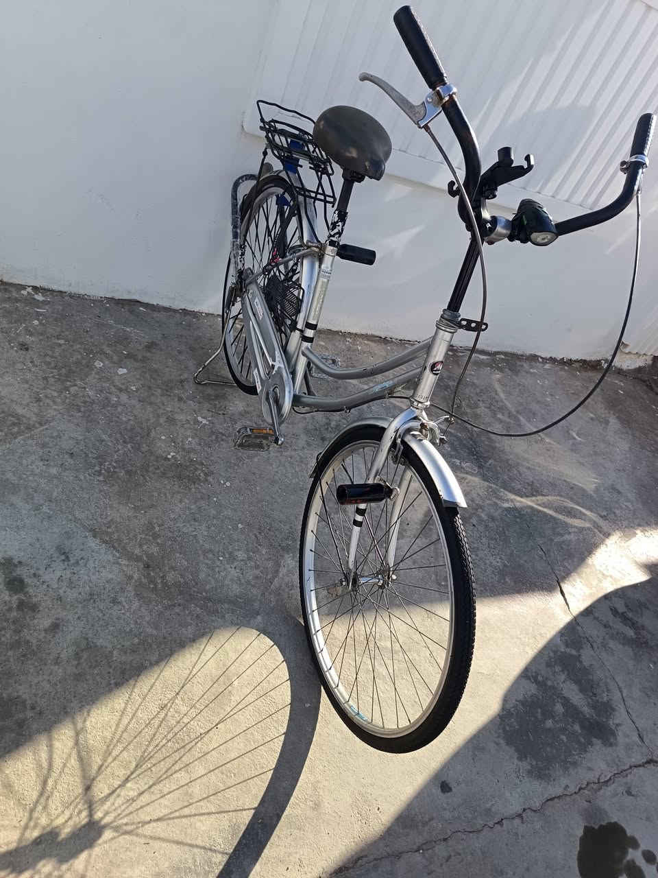 سلام عليكم للبيـع باسكل حجم 26 موديل 2017
اي عيب مابي نضافه فول
باله ياباني اصل بريك صفاره سعر 110
 اي استفسار عل هذا رقم ***********
 توصيل موجود
