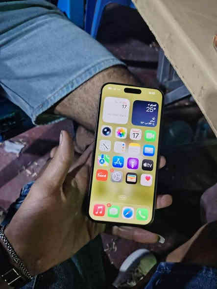 السلام عليكم ايفون ١٦برو ماكس مكفول الاخير بطاريه ١٠٠ ذاكره٢٥٦ بعده بضمان مكاني شعب حي اور رقمي ‭٠٧٧٨ ٣١٢ ٤٩٨٠‬
