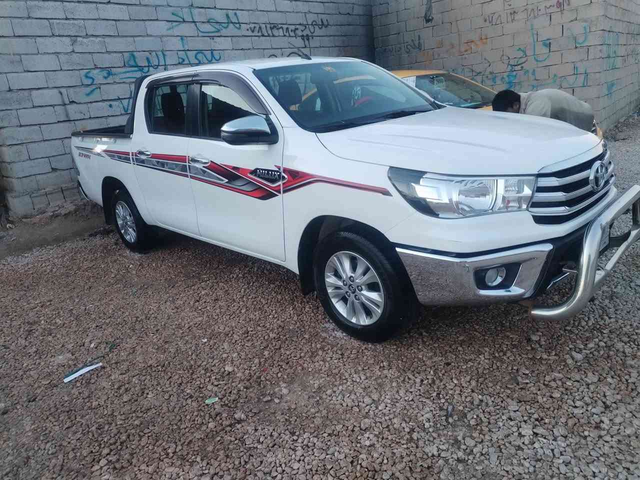 هايلوكس موديل 18 مكفوله ساز رقم بغداد جديده سياره ماشيه 300 تايرات جديد صدر شركه كله سياره ع شركه فول عده البصمه اوتوماتيك السعر 235..... مكاني الديوانيه ***********
