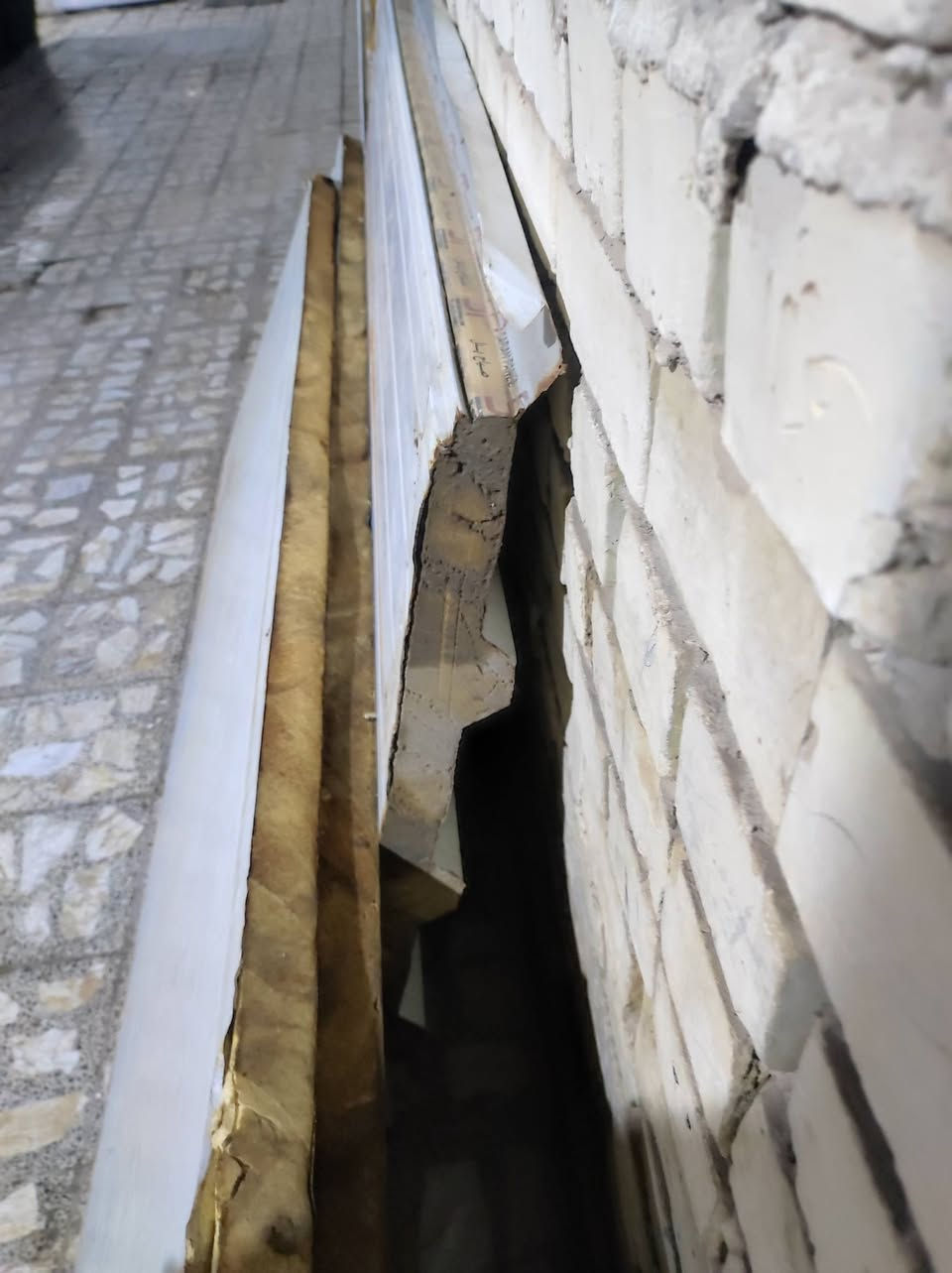 سندويج مستخدم نضيف اربع قطع بيهن مترتين وبيهن اكثر كلهن 25 لمكان بغداد لكمالية ***********
