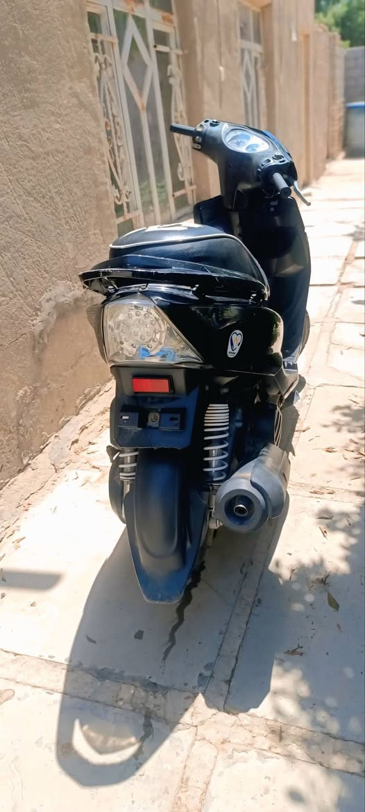 للبيع 
ثعلب GTR 
دراجه نظيفه فقط كفراتها الاماميه تعبانه 
كل شيء بيها شغال نكره سلف
السعر 350 وبيها مجال
بابل المحاويل
***********
