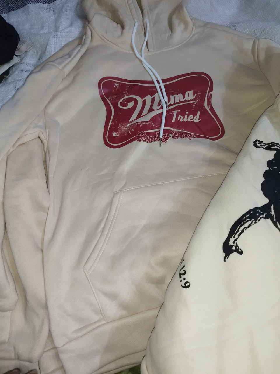 يا الله كما عودناكم اسعار حرق باقل من سعر المصنع وين الماعنده يشتري غالي تعال يمي البسك ارقى لبس تصفيه مولات بناطير شبابي رجالي ب 6 الف قطعه بجايم ارقى خامه  3 قطع ب 10 الف تراك رجالي اخر 3 قطع بسعر القطعه ب 6 الف تيشيرت رجالي شبابي عندي نوعيتين 3 قطع ب 10 وعندي 3 قطع ب 5 الف بلاش وعندي بديات نسائيه كل 4 قطع ب 5 وعندي احذيه ماركات  قطع اخيره ب 5 قطعه وعندي قمصان قطع اخيره ع 4 قطعه وعندي قماصل ع 5 قطعه  وعندي ملابس بناتي من عمر سنه الى 4سنوات كل 3 قطع ب10 وعطور قطعه ع 1500 مكاني ابو غريب الشهداء *********** وكل عام وانتم بالف خير
