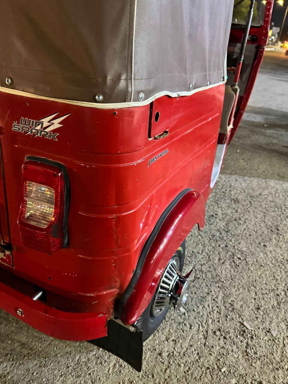 اسلام وعليكم تكتك البيع موديل 18 خير من الله كامله مكمله تنقيص تبخير اكسل مكفوله عل بلاد التكتك بيهه طخات بارد مكان بعقوبه التحرير السعر 5 وبيهه مجال الشراي يخابر وبيك خير ويدلل رقم الهاتف ***********
