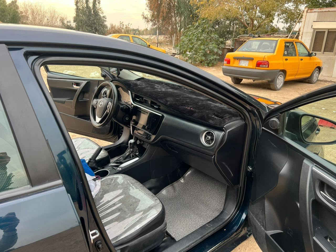 السلام عليكم
كورلا 2017 LE لون حبري كير مكينه مكفول رقم سليمانيه 
رقم سنويه هزه كله جديد
مواصفات 
شاشه حجم كبير 
كامره خلفيه
زنون عالي ناصي 
محرك وكير شرط 
تبريد ثلج 
نظام سبورت
تبريد بيانو
حادث السياره جاملغ وبنيد 
وبارد بجامغ الخلفي  
مكاني بغداد شهداء السيديه
السعر ١١٥ وبيهه مجال
***********
