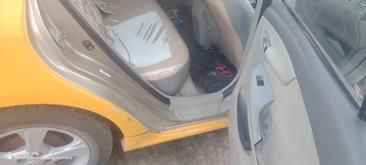 السلام عليكم
كورله البيع موديل 10
السعر 115
الضرر الدوسه 
سنويه السبعه وعشرين 27
دفتر بنزين بيه منضومه غاز 
محرك وكير شرط 
تبريد شرط الثلج 
تايرات اربعه جدد ماصار شهر 
***********
