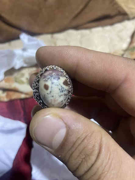 سلام عليكم.           خواتم للبيع قديمه شرط مال جنايه الاستفسار متواجد خاص وتساب ***********
