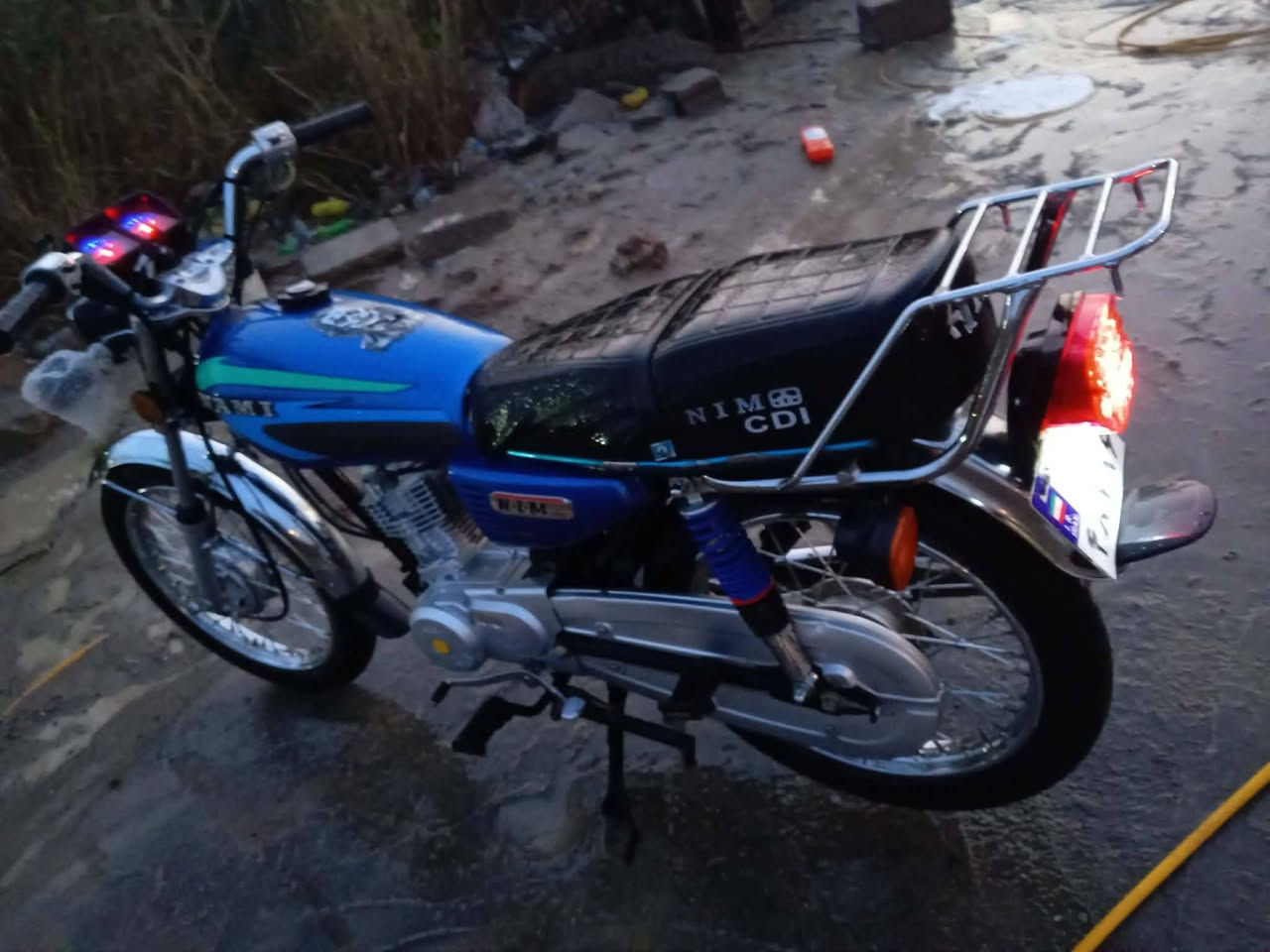 سلام عليكم شباب دراجه نامه للبيع اربع اوراق بيها دراجه مكفوله محرك ما مفتوح كدامكم  النضافه مكاني الرحمه السعر 625 وبيها مجال قليل رقم الهاتف ***********
