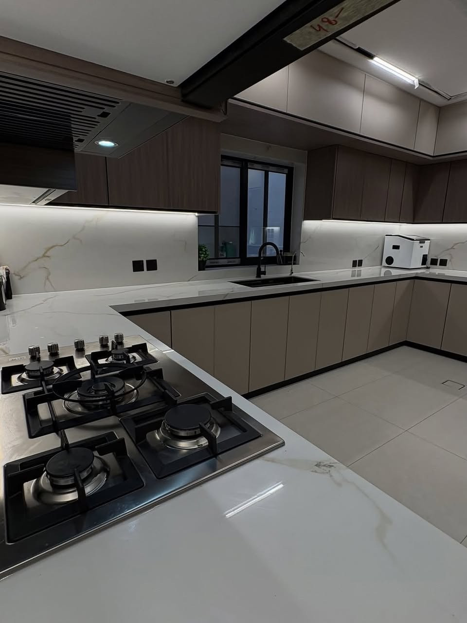 صمم ونفذ مطبخك ع ذوقك !! 
اختار الألوان والتصاميم الحديثة مع شركة ميداس للمطابخ والديكور ✨

ميداس اختيارك الأمثل للجودة والفخامة ✨ 

🔻العنوان/ الرمادي _ شارع 100 _مقابل معمل غاز الرمادي 
🔻للأستفسار حول التنفيذ وطلب التصاميم الاتصال بالارقام : *********** _ ***********
