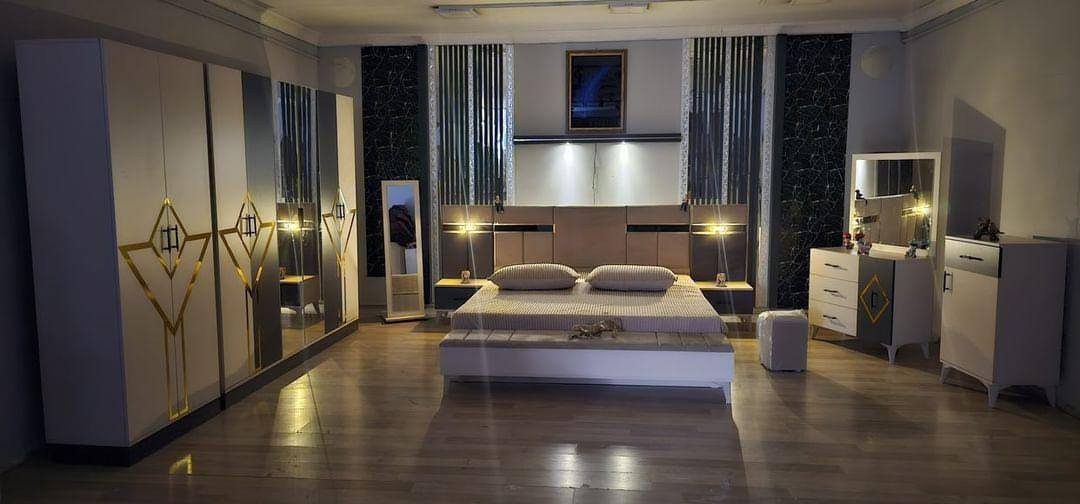 للبيع غرفه نوم تركيه
9 قطع مستعمله

كنتور 6 أبواب مع ملحق

جربايه مخزن

لون اوف وايت ورصاصي

مع دوشك جديد

السعر مليون وبيها مجال لشراي للأستفسار ***********
