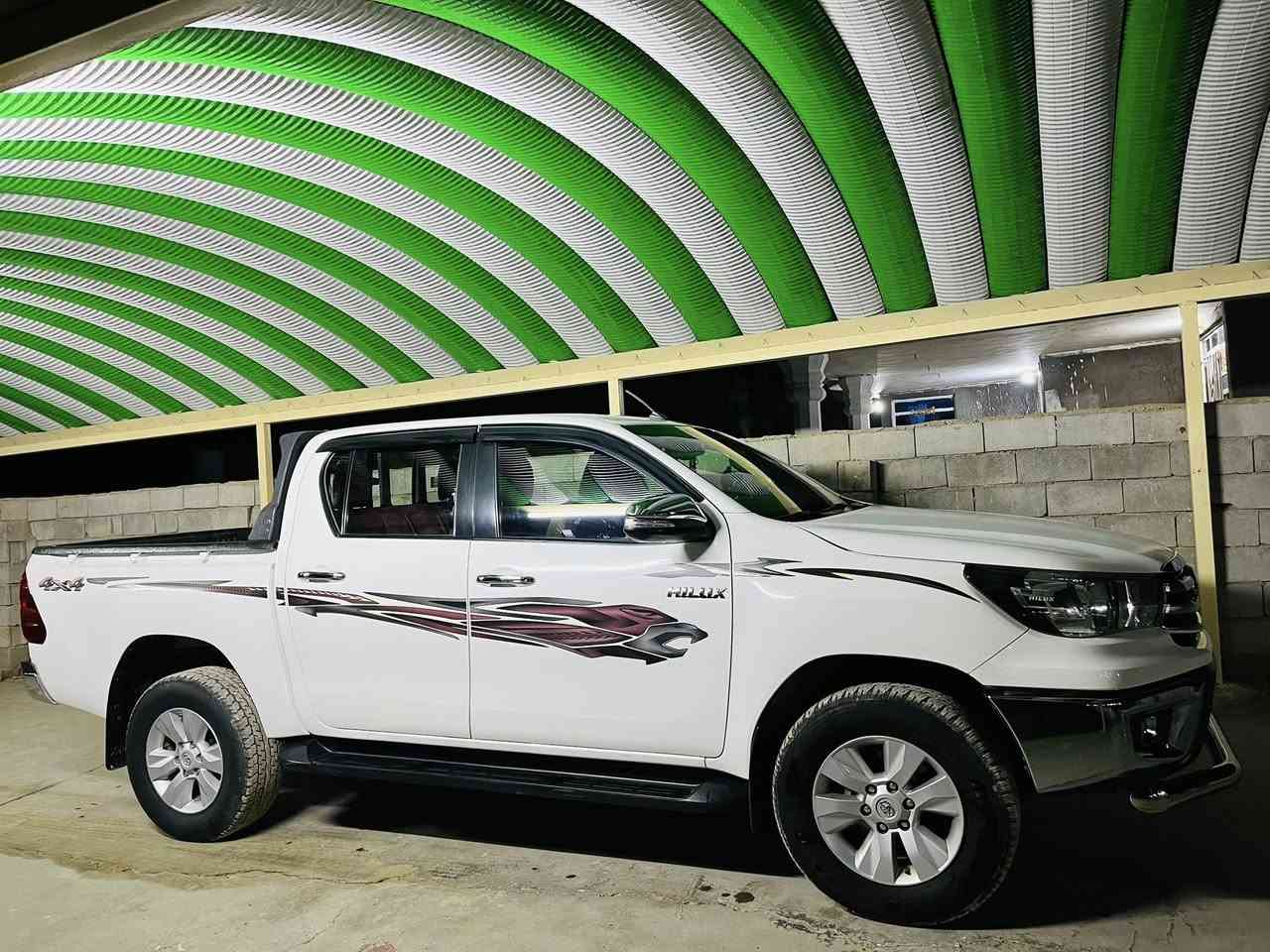 فور ويل ١٧ كفاله بيه شي  بصيط كير عادي مكان واسط الصويره***********
