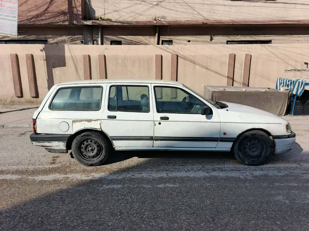 للبيع فورد موديل ١٩٩٣ 
كير توماتيك 
سنويه جديده 
كابون بانزين 
محرك اثر صرف ويحتاجلها حداديه 
سعر السياره مناسب ١٨ ورقه ا
الاتصال *********** الرقم 

*********** موصل, نينوى
