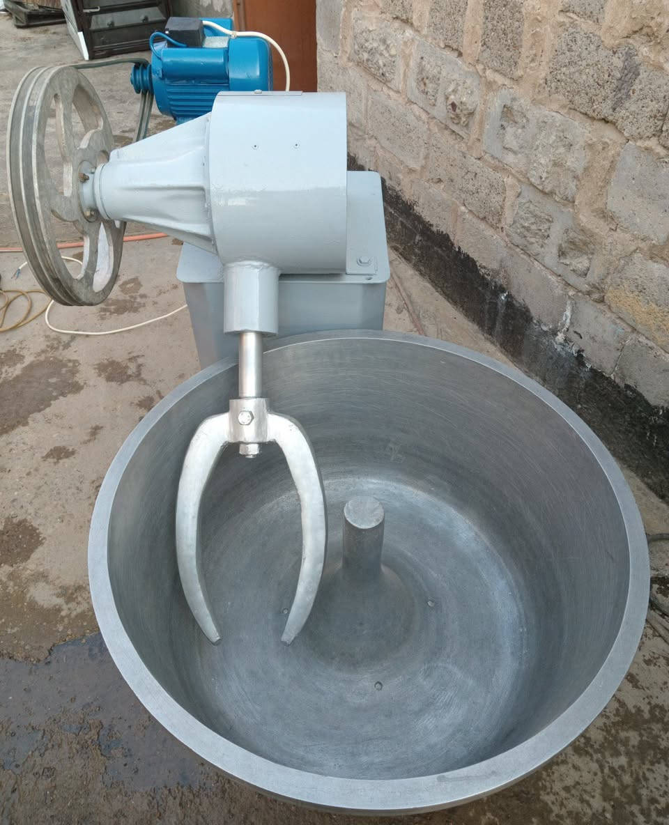 السلام عليكم 
للبيع عجانه جيس ٥٠ كيلو جديده على الكهرباء مكاني بغداد قرب الكاظمية السعر ٥٠٠ 
***********
