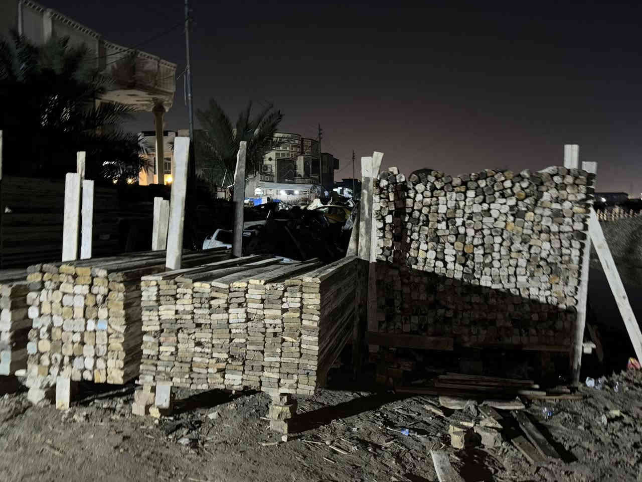 قالب خشب روسي انج تارس 25 نظيف 
العدد 13 مكعب للبيع 

العنوان حله شارع 60

الهاتف *********** - ***********
