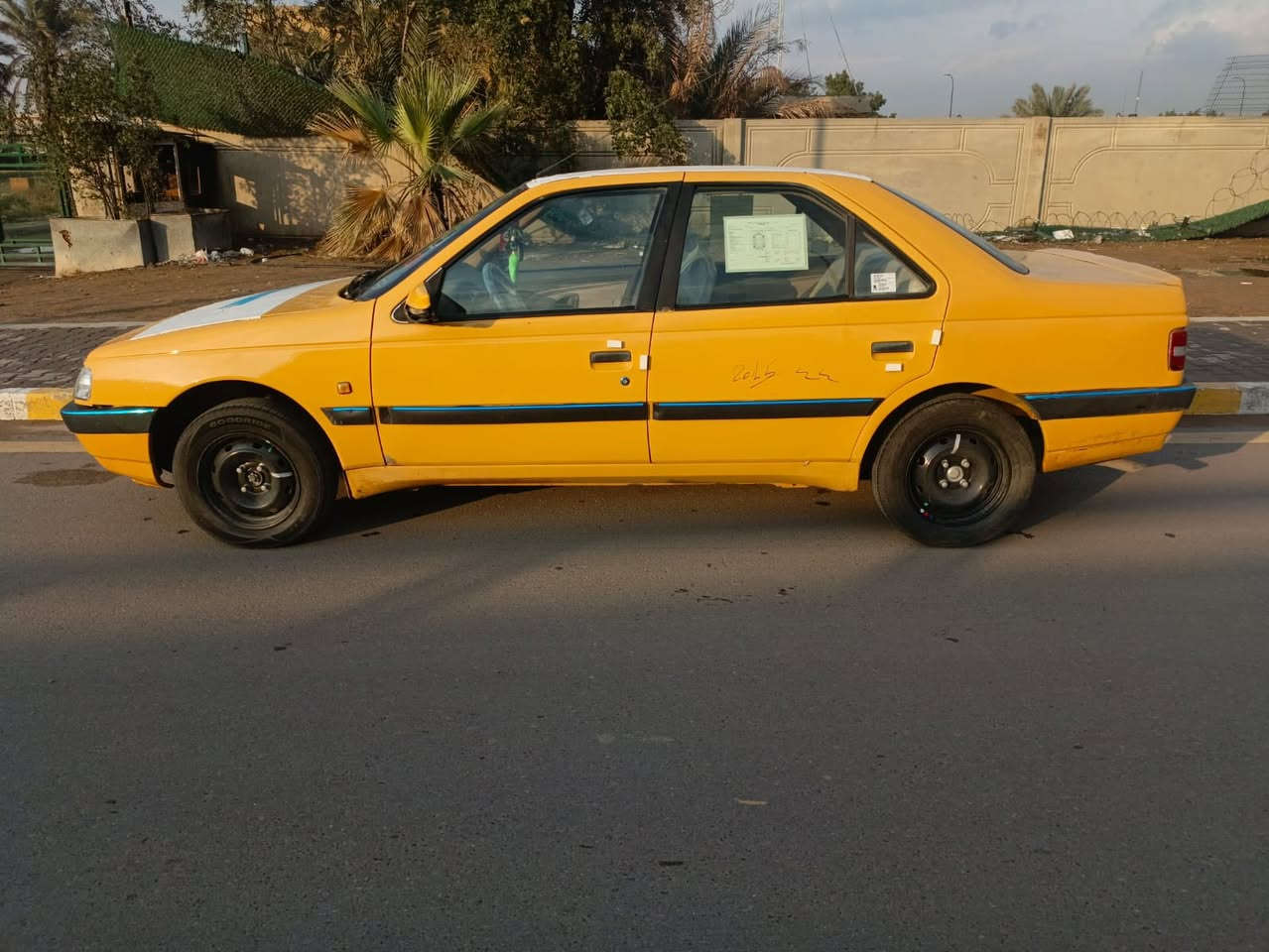 مرحبا شباب بيجو لميس 2015 كفاله عامه من الضربه والصبغ سياره كولش جديده كولشي بيها شغال تبريدها ثلاجه تخم تاير جديد ما بيها نقص كد البرغي بسمي سياره مصفره هيئه وغرامات مكاني بغداد
السعر ٤٣
***********
