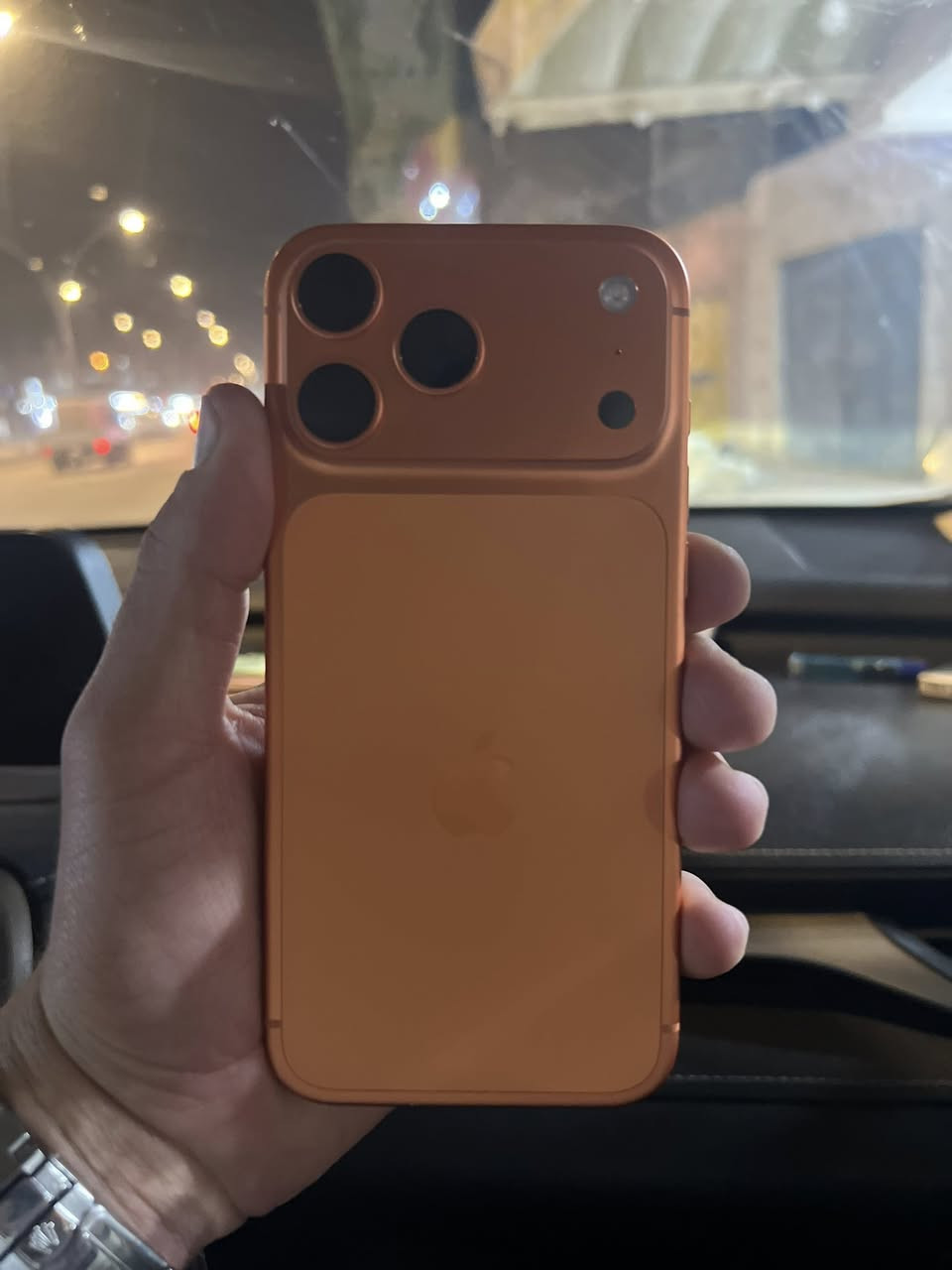 السلام عليكم
وعلى بركت الله وصول وجبة جديدة من ايفون 17الى 11 عادي 
والاسعار 🔥🔥مناسبه كلش اي استفسار الخاص مفتوح+
رقم المكتب *********** @
