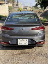 هونداي الانتره موديل ٢٠٢٠ ماشية ٤٩ الف حقيقي محرك ٢٠٠٠ دوش بدون ايرباك...