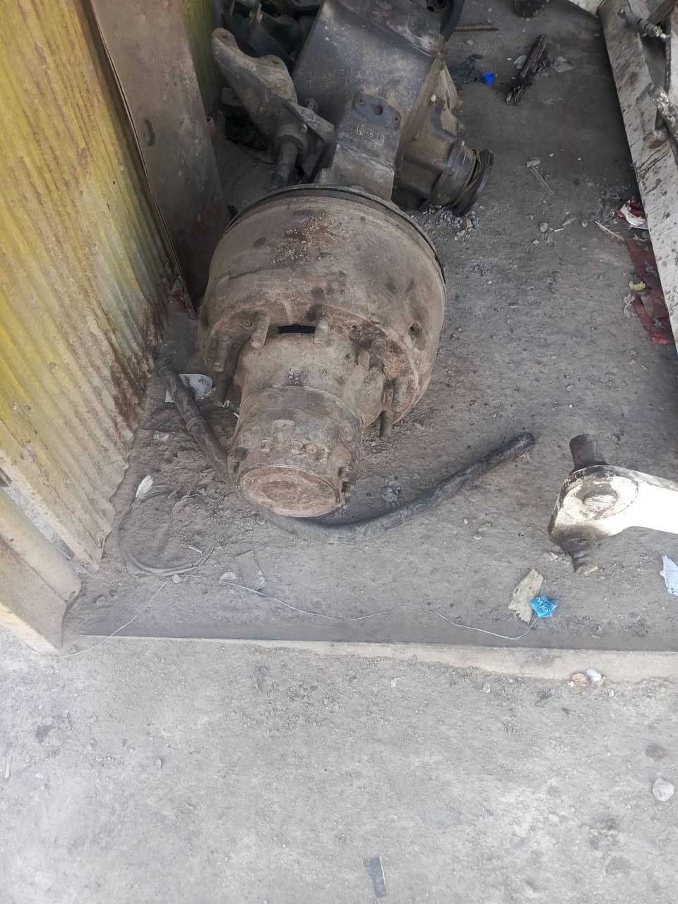 اكسن مال رينو العنوان  بغداد حي النصر رقم الهاتف  ***********
