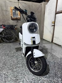 R900 • ٥ بطاريات • بصمتين