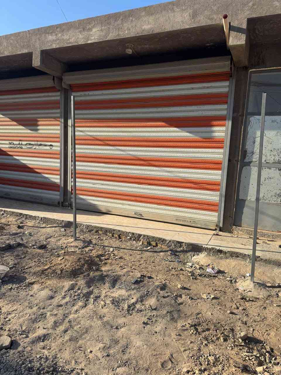 كبنكات عدد 2 واحظ عرضة 390 وواحد 380 و4 جام خانات للبيع للاتصال
***********
