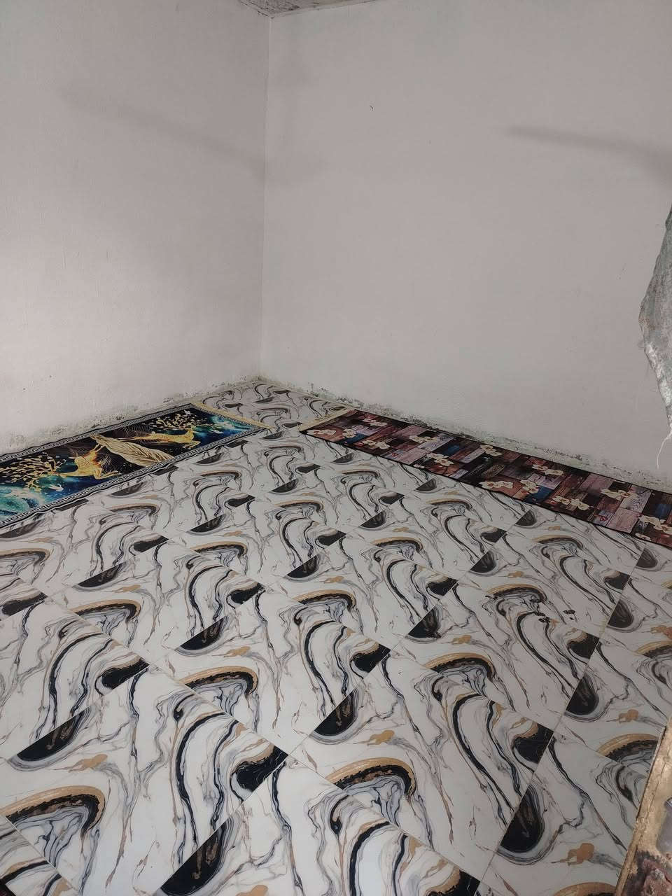 السلام عليكم بيت مساحته 140 تقريبا كامل وجاهز غرفه مطبخ صاله استقبال 13 بي مجال محيزم الثانيه مفوض بلتطويب عقد اصلاح زراعي ***********
