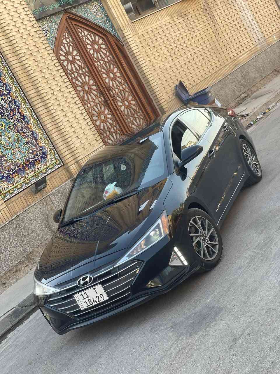 السلام عليكم السعر 118
النترا 2019 سياره نضيفه وجديده ع ايدي رقم بغداد بسمي هسه وراقام وسنويه كله جديده سياره كفاله عده جاملغ الخلفي صبغ باقي كفاله مكينه 2000 دوش سونار وصور الحادث ب منشور
المواصفات 
شاشه جبيرا تحكمات سترين 
كامرا دواره انضمت قياده
تحكم بل مري اوتو وبعد بيهه مواصفات
بغداد ***********
