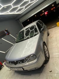 كولف للبيع موديل 2002  محرك 2000 تنفس طبيعي تبريدثلاجه  تحكماتها كلها ...